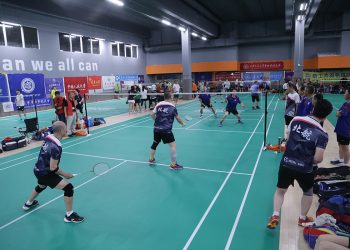 北京航空航天大学参加2024高校杯羽毛球大赛