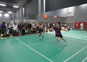 南京大学参加2024高校杯羽毛球大赛