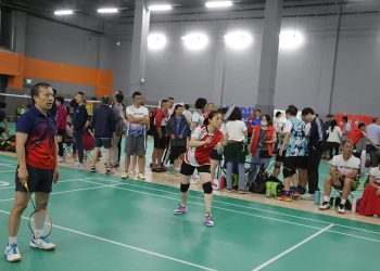 电子科大桂电第四军医大联队参加“2024高校杯”羽毛球赛