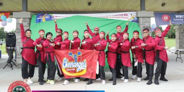 天使啦啦队参加首届健身大赛