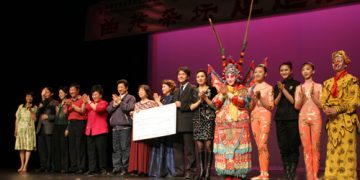 刘兰芳带队“曲苑杂坛”走进加拿大