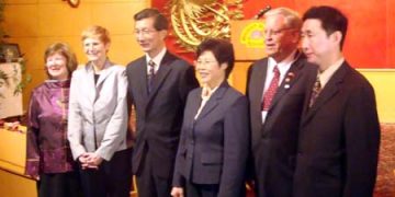 文教部与多伦多教育局合作开展华文教育