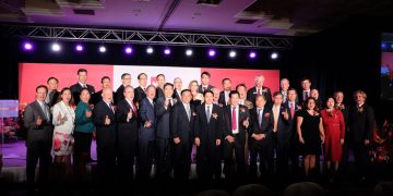 华人移民开创伟业 加国银行又添新秀