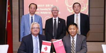 加拿大资源部长访华促成新投资