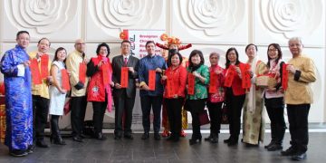 宾顿市华商会首次在市府庆祝农历新年