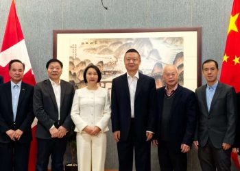 多伦多华人团体联合总会新一届常委拜会总领馆